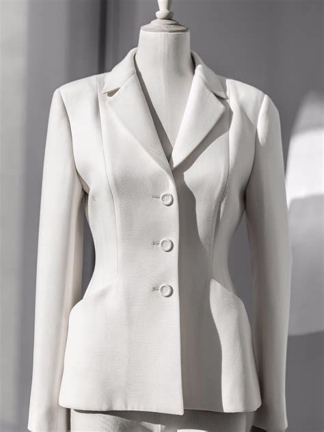 en huit dior|dior bar jacket evolution.